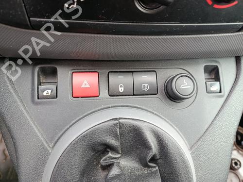 Used Warning switch PEUGEOT PARTNER Box Body/MPV 1.6 HDi (75 hp) 28186752