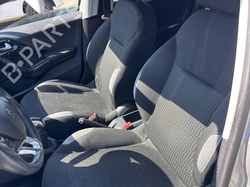 Stol venstre foran Stol venstre foran PEUGEOT 208 I (CA_, CC_) 1.2 VTI 82 (82 hp) 37216328 37216328