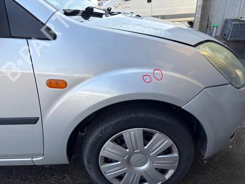 Forskærm Højre Forskærm Højre FORD FIESTA V (JH_, JD_) 1.4 TDCi (68 hp) 37635396 37635396