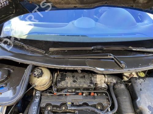 Used Front windshield wiper arm PEUGEOT 206 Hatchback (2A/C) 1.6 16V (109 hp) 27107959