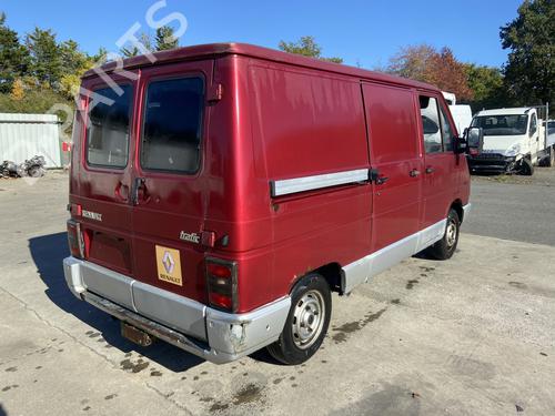 Używane Oprawka żarówki RENAULT TRAFIC Van (T_, P_, V_) 2.1 D (64 hp) 29616571