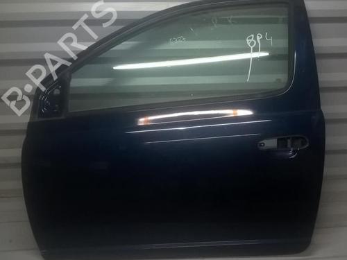 Used Left front door TOYOTA YARIS (_P1_) 1.4 D-4D (NLP10_, NLP10R) (75 hp) 27116436