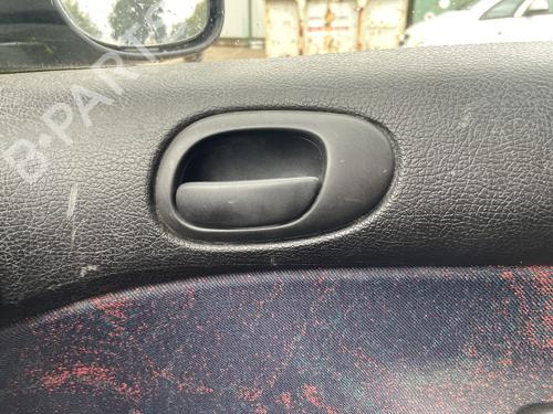 Used Front right interior door handle PEUGEOT 206 Hatchback (2A/C) 1.6 i (89 hp) 28473972