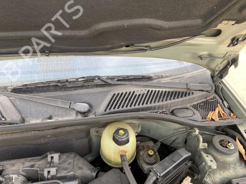Silniczek wycieraczek przednich RENAULT CLIO II (BB_, CB_) 1.4 16V (B/CB0P, BB13) 7701207956