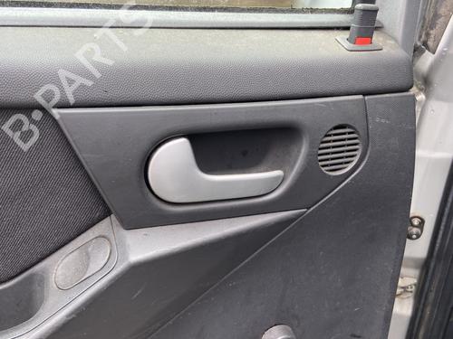 Venstre bak invendig håndtak OPEL MERIVA A MPV (X03) 1.4 16V Twinport LPG (E75) (90 hp) 28489926