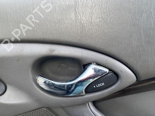 Højre bagtil invendig håndtag FORD FOCUS I (DAW, DBW) 2.0 16V (131 hp) 31944134