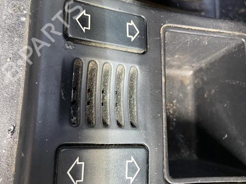 Used Left front window switch CITROËN SAXO (S0, S1) 1.4 VTS (75 hp) 27113599