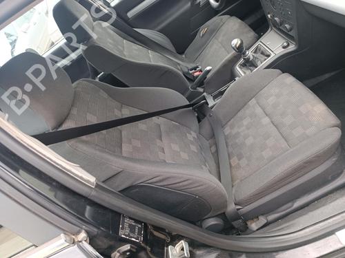 Right front seat OPEL VECTRA C GTS (Z02) 1.9 CDTI (F68) 13181363