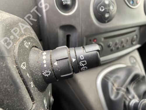 Used Steering column stalk RENAULT SCÉNIC II (JM0/1_) 1.9 dCi (JM0G, JM12, JM1G, JM2C) (120 hp) 30359578