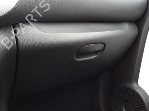 Used Glove box RENAULT TWINGO III (BCM_, BCA_) 0.9 TCe 90 (BCM9, BCM2) (90 hp) 27100888