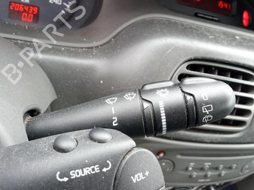Używane Przełącznik zespolony kolumny kierowniczej RENAULT SCÉNIC I MPV (JA0/1_, FA0_) 1.9 dCi (JA05, JA1F) (102 hp) 29377096