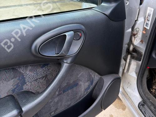 Venstre fortil invendig håndtag Venstre fortil invendig håndtag CITROËN XSARA (N1) 1.8 i (90 hp) 35889727 35889727
