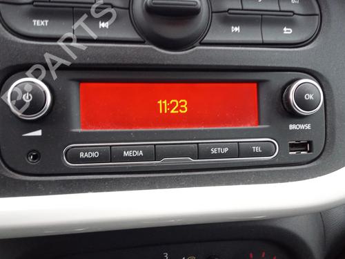 Radio RENAULT TWINGO III (BCM_, BCA_) 0.9 TCe 90 (BCM9, BCM2) (90 hp) 27100886