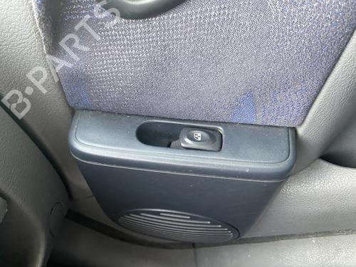 right-front-window-switch-renault-clio-ii-bb_-cb_-1998-1999-2000-2001-2002-2003-2004-2005-2006-2007-2008-2009-2010-2011-2012-2013-2014-2015-2016-30458465 main image