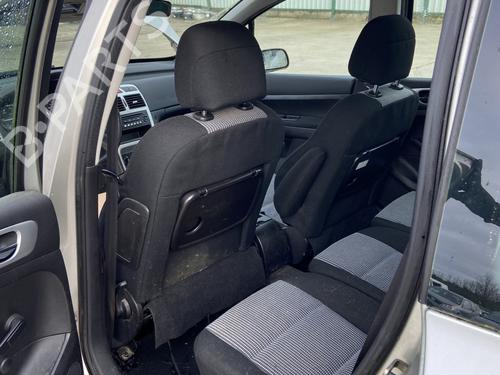 Used Rubber door seal PEUGEOT 307 Break (3E) 1.6 HDi 110 (109 hp) 32390183