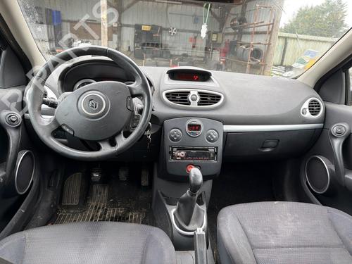 display-monitor-renault-clio-iii-br01-cr01-2005-2006-2007-2008-2009-2010-2011-2012-2013-2014-35889456 main image