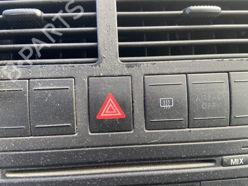 Used Warning switch VW POLO IV (9N_, 9A_) 1.9 TDI (101 hp) 30462030