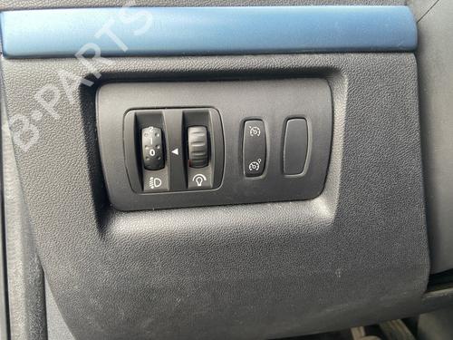 Used Headlight switch RENAULT CLIO III (BR0/1, CR0/1) 1.5 dCi (BR17, CR17) (86 hp) 30319869