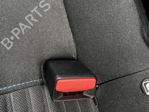 Used Seat buckle PEUGEOT 208 II (UB_, UP_, UW_, UJ_) 1.5 BlueHDI 100 (102 hp) 32164691