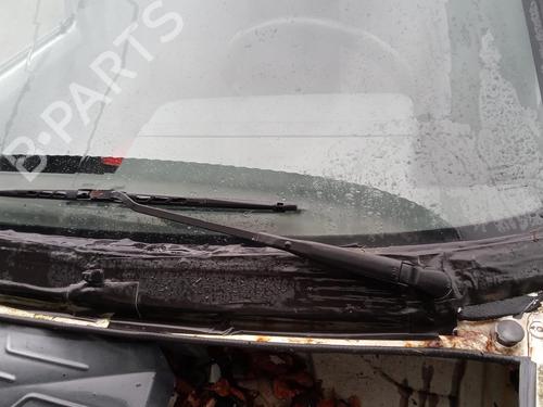 Used Front wiper motor RENAULT RAPID Box Body/MPV (F40_, G40_) 1.4 (F40D) (79 hp) 27145388
