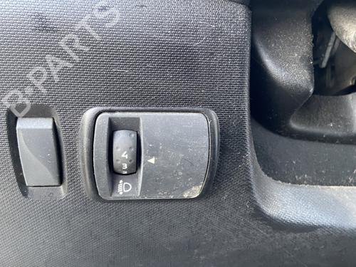 Interruttore luci RENAULT TWINGO III (BCM_, BCA_) 0.9 TCe 90 (BCM9, BCM2) (90 hp) 32067424