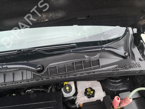 Used Front windshield wiper arm CHEVROLET ORLANDO (J309) 2.0 D (131 hp) 27132402