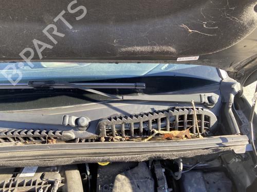 Used Front windshield wiper arm CITROËN C3 Picasso (SH_) 1.6 BlueHDi 100 (99 hp) 30302102