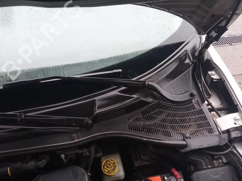 Used Front windshield wiper arm ALFA ROMEO MITO (955_) 1.6 JTDM (955AXC1B) (120 hp) 27143443