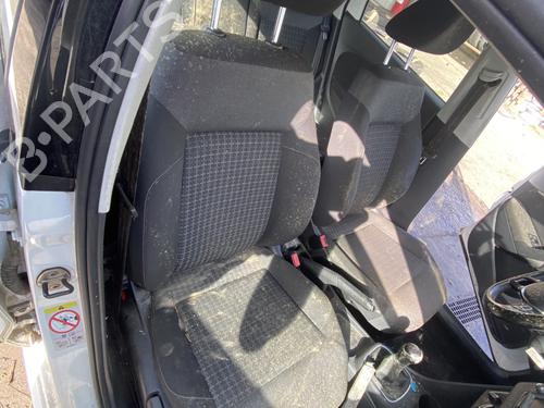 Used Right front seat VW POLO V (6R1, 6C1) 1.4 TDI (90 hp) 32476468