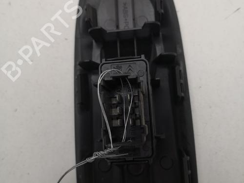Used Right front window switch Right front window switch CITROËN DS3 (SA_) 1.6 VTi 120 (120 hp) 30725806 30725806