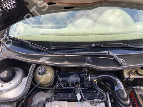 Used Front windshield wiper arm PEUGEOT 206 Hatchback (2A/C) 1.4 i (75 hp) 28730887