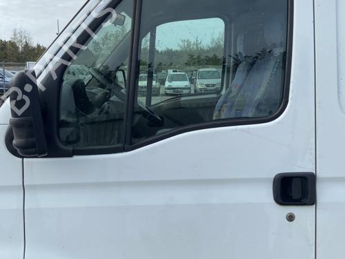 Used Left front door Left front door RENAULT MASTER II Van (FD) 2.2 dCI 90 (FD0G, FD0N, FD2G, FD2N, FD3G, FD3N) (90 hp) 33652513 33652513