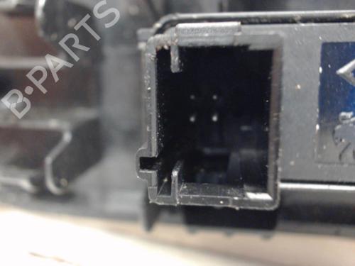 Used Right front window switch Right front window switch PEUGEOT 5008 (0U_, 0E_) 1.6 HDi (112 hp) 27118303 27118303