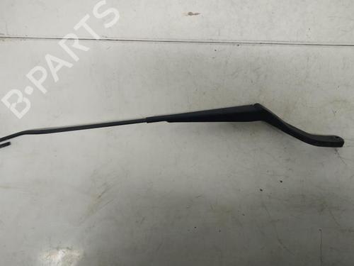 Used Front windshield wiper arm PEUGEOT 106 II (1A_, 1C_) 1.5 D (57 hp) 27117637
