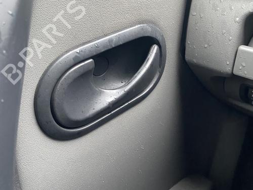 Venstre foran invendig håndtak RENAULT SCÉNIC II (JM0/1_) 1.4 (JM0B, JM0H, JM1A) (98 hp) 28422855