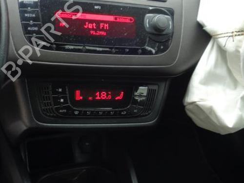 Used Radio SEAT IBIZA IV ST (6J8, 6P8) 1.6 TDI (90 hp) 27121400