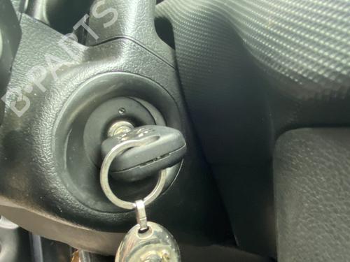 Clé de contact PEUGEOT 206+ (2L_, 2M_) 1.4 i (73 hp) 32993338