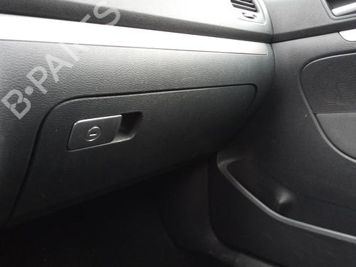 Handskerum VW GOLF V (1K1) 1.9 TDI (105 hp) 27144508