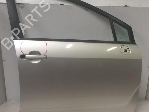 Used Right front door TOYOTA COROLLA Verso (ZER_, ZZE12_, R1_) 2.0 D-4D (CUR10_, CUR10R) (116 hp) 27116948