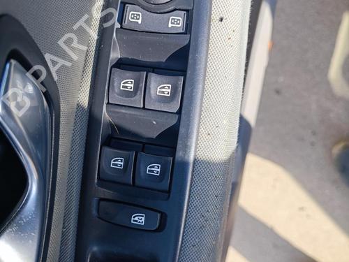 Used Left front window switch Left front window switch RENAULT MEGANE III Hatchback (BZ0/1_, B3_) 1.5 dCi (BZ09, BZ0D, BZ1W, BZ29, BZ14) (110 hp) 27125747 27125747