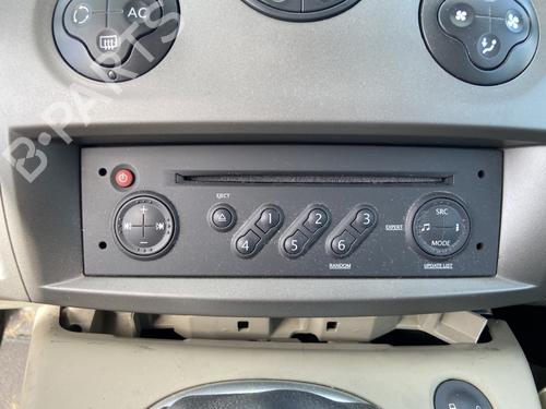 Used Radio RENAULT SCÉNIC II (JM0/1_) 1.6 16V (JM1R) (112 hp) 28730981