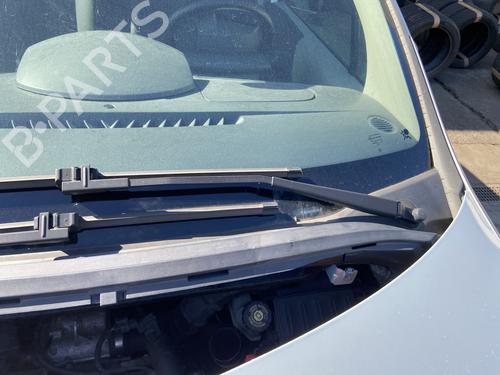 Used Front windshield wiper arm RENAULT MODUS / GRAND MODUS (F/JP0_) 1.5 dCi (FP0D, JP0D) (82 hp) 28963185