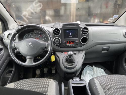 Used Driver airbag PEUGEOT PARTNER Tepee 1.2 THP (110 hp) 29847618