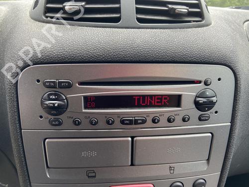 Radio ALFA ROMEO 147 (937_) 1.6 16V T.SPARK (937.AXA1A, 937.AXB1A, 937.BXB1A) 156087712