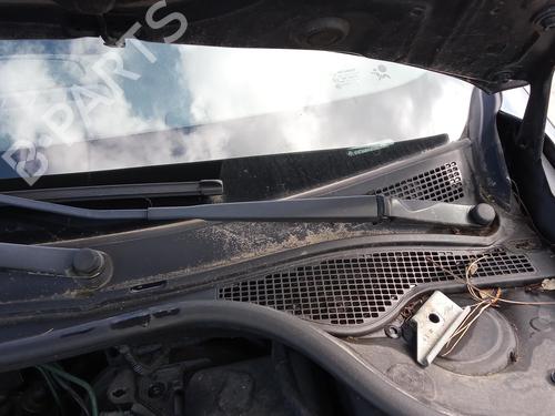 Used Front windshield wiper arm RENAULT LAGUNA III (BT0/1) 1.5 dCi (BT00, BT0A, BT0T, BT1J) (110 hp) 27140830