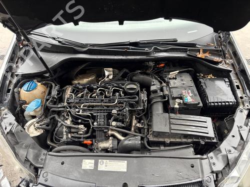 Used Front wiper motor Front wiper motor VW GOLF VI (5K1) 1.6 TDI (105 hp) 40434371 40434371