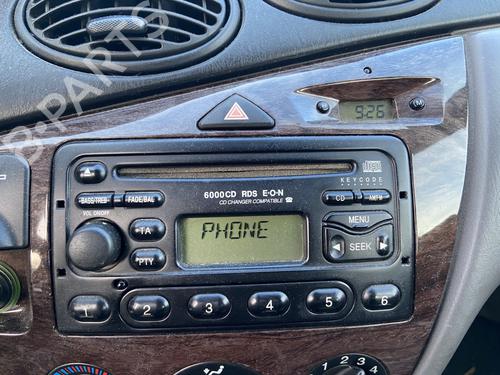 Used Radio FORD FOCUS I (DAW, DBW) 2.0 16V (131 hp) 31944106