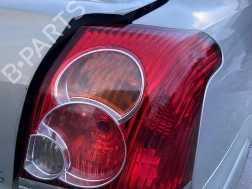 Feu arrière droit TOYOTA AVENSIS (_T25_) 2.2 D-CAT (ADT251_, ADT251R) (177 hp) 32135710