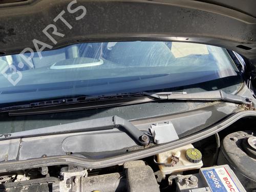 Used Front windshield wiper arm PEUGEOT 206+ (2L_, 2M_) 1.4 i (73 hp) 27107557
