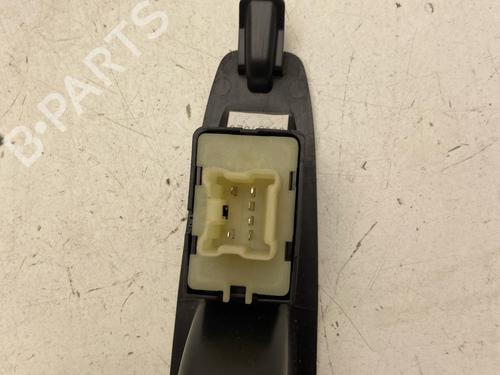 Venstre bagtil elrude kontakt Venstre bagtil elrude kontakt RENAULT CLIO IV (BH_) 0.9 TCe 90 (BHNF, BHMA, BHMH, BHJK, BHJR) (90 hp) 36954460 36954460